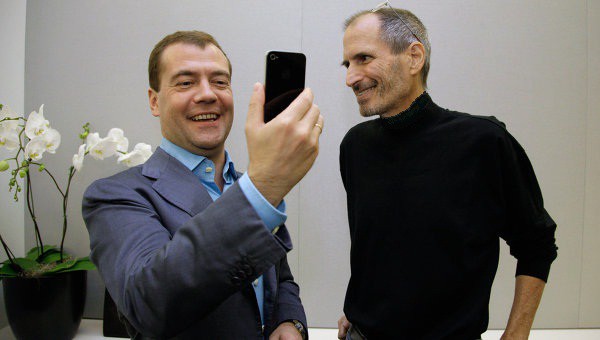 photo of Russia tells Apple it wants to check its source code for spying image