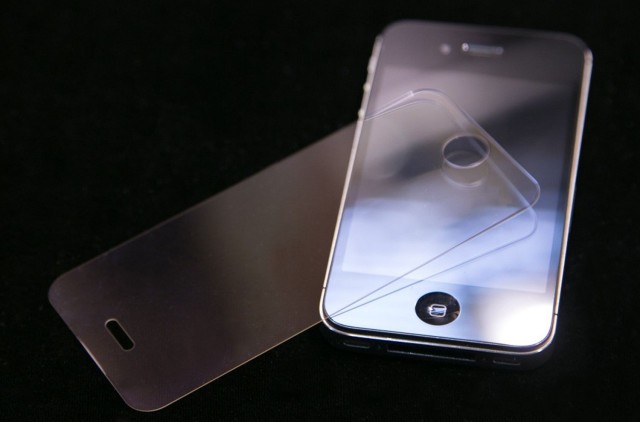 photo of More signs point to ‘limited volume’ of sapphire glass iPhone 6 image