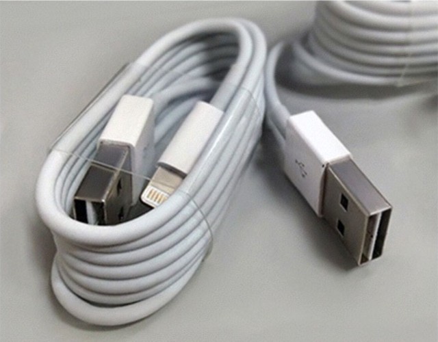 photo of You can already buy a reversible USB to Lightning cable image