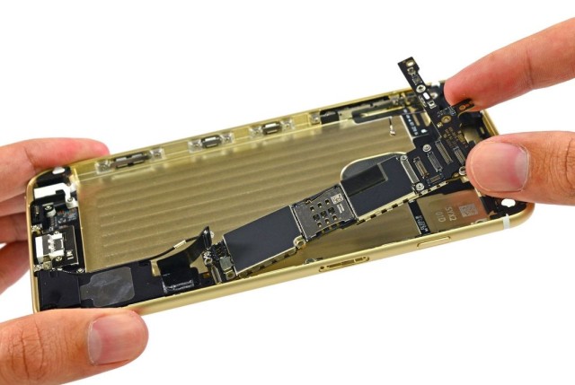 photo of iPhone 6 Plus teardown confirms 1GB of RAM, double-battery size image