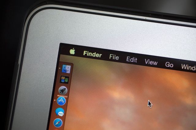 photo of Toggle Yosemite’s dark mode quicker with this little hack image