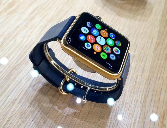 photo of Apple Watch spotted in the wild turns skeptic into true believer image