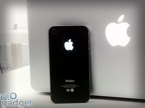 glowing-apple-iPhone-4