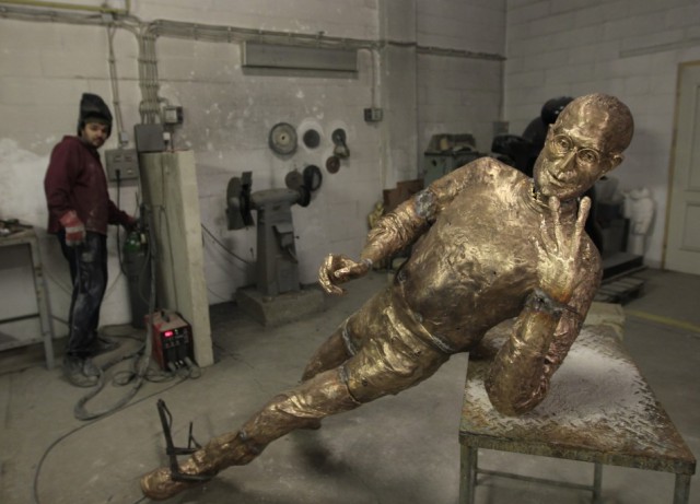 stevejobsstatue3