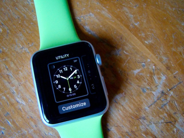 DSC06994 There's a lot of utility in this watch face. Photo: Rob LeFebvre/Cult of Mac