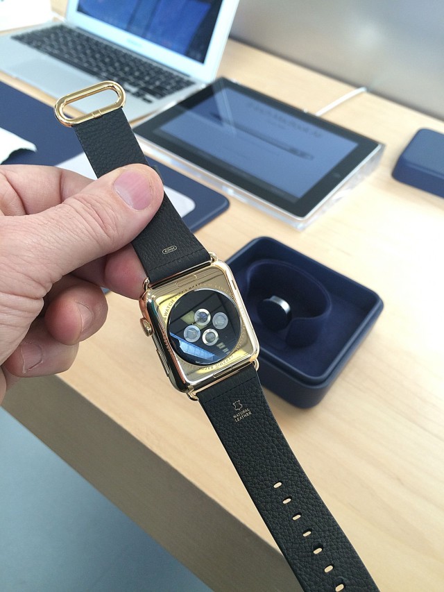 The back of the Apple Watch Edition is almost as pretty as the front. Photo: David PIerini/Cult of Mac