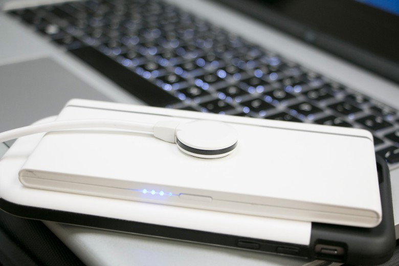 PowerGo Go PowerGo-Go power bank with magnetic cable.