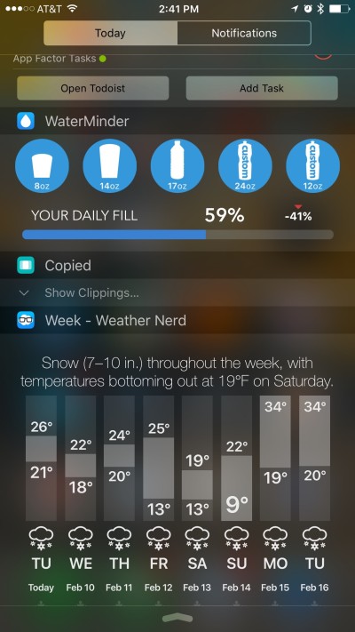 The Today view widget for WaterMinder lets you swipe down and add water quickly.