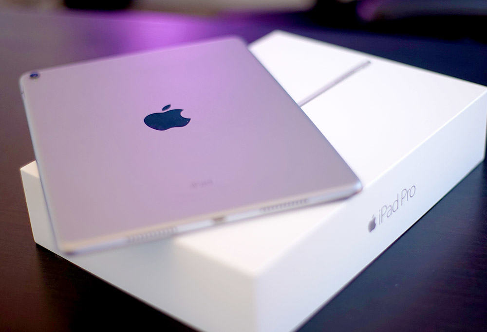 9.7-inch iPad Pro unboxing: Big things in small packages