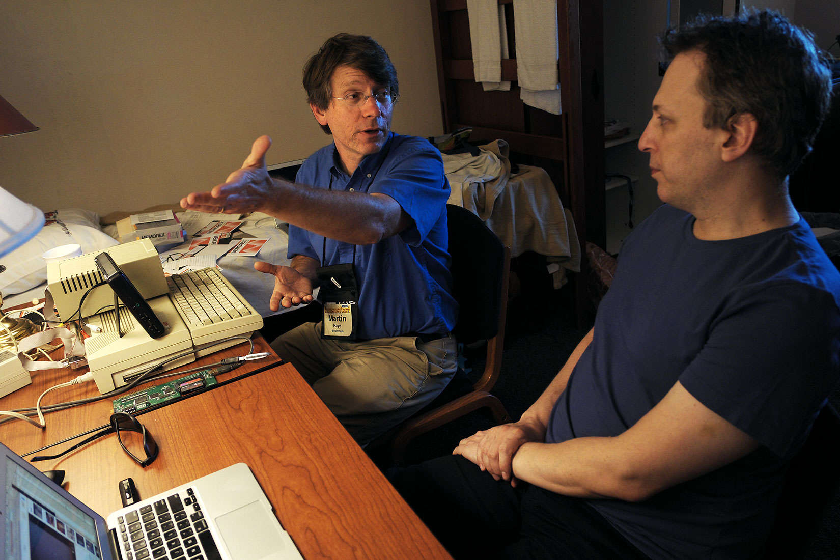 Martin Haye, left, and Ivan Drucker talking Apple II hacking at KansasFest.