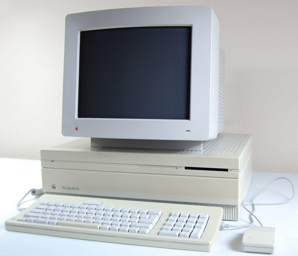 Today in Apple history: Powerful, upgradeable Macintosh IIx arrives