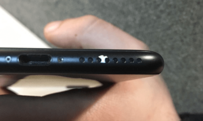 IPhone 7 matte black chipping 2 iPhone-7-matte-black-chipping-2