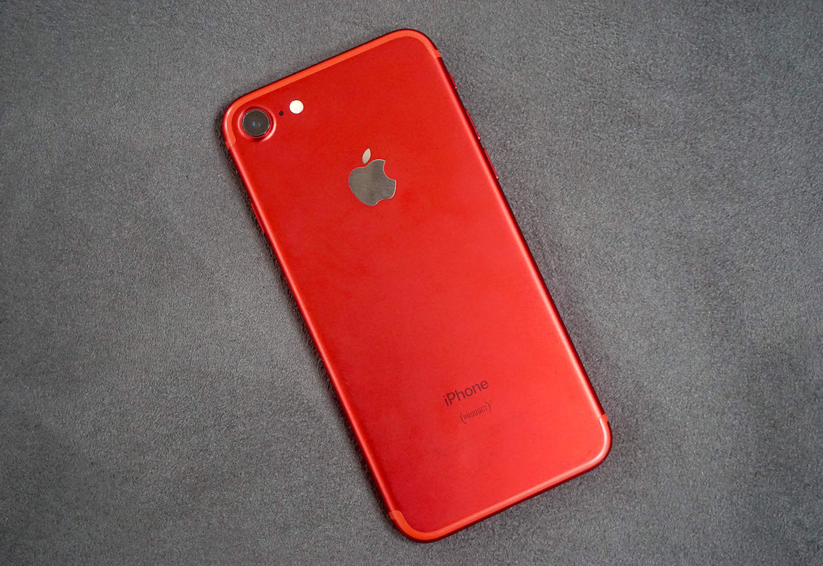 iPhone 7 red