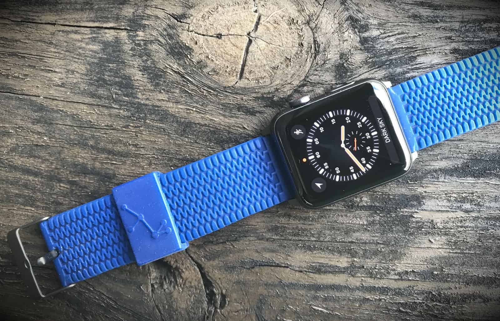 Carterjett Tire Tread Sport band review: A silicone band for big wrists.