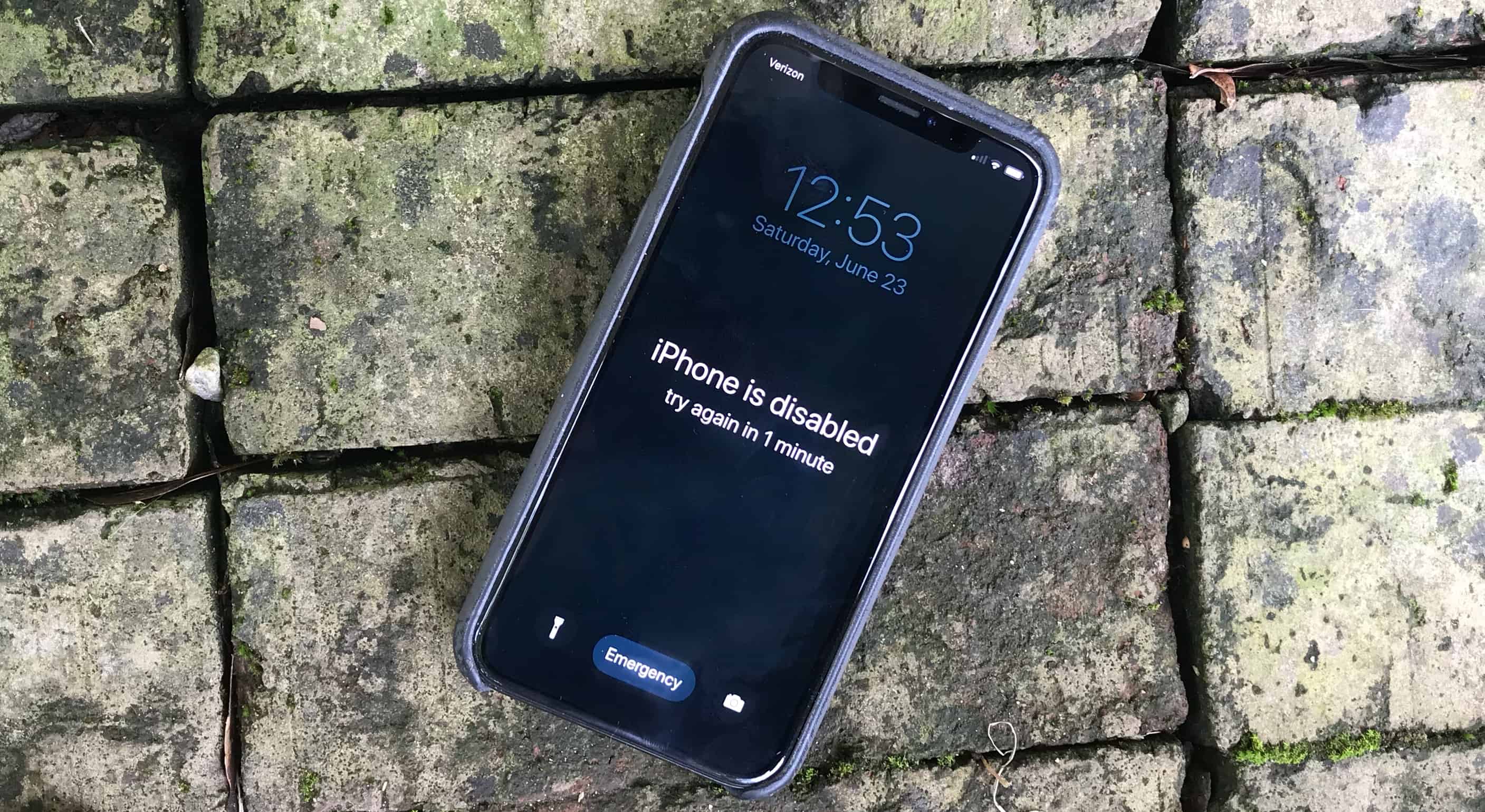 iPhone passcode limit can be bypassed with a keyboard