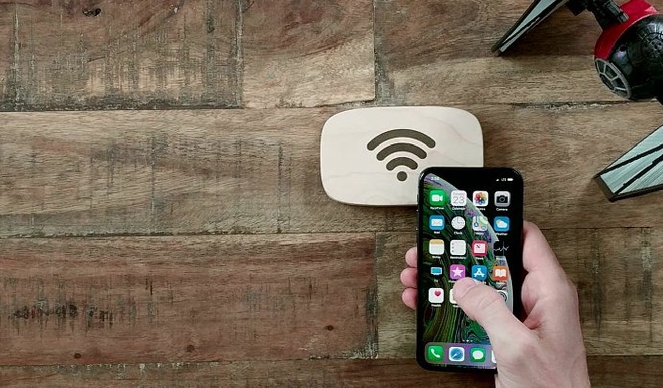 Connect to Wifi Porter by simply tapping your phone on it.