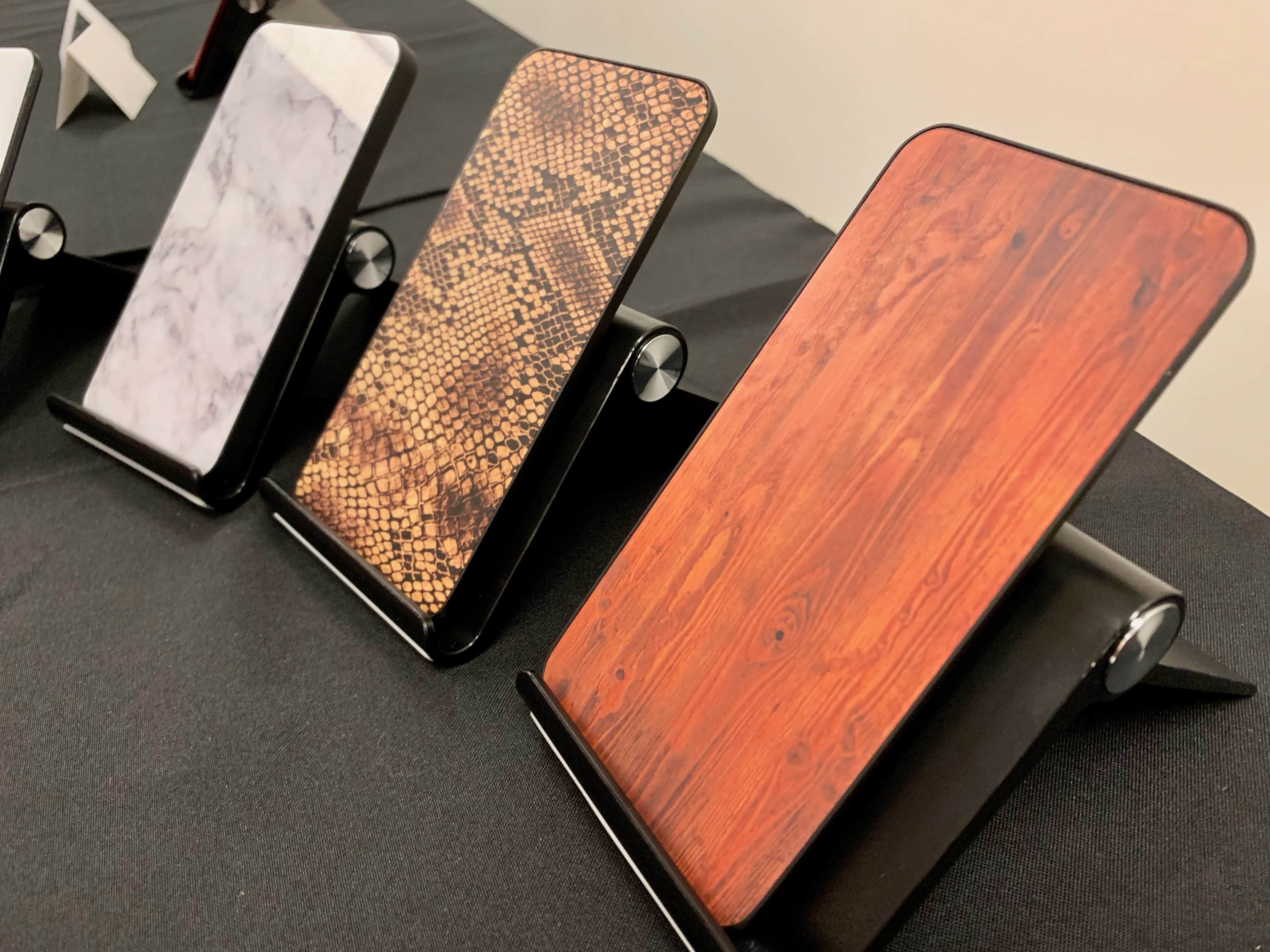 Corning_Gorilla_Glass_faux__wood_snakeskin_marble Gorilla Glass in fake wood, snakeskin and marble