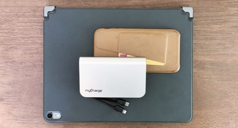 myCharge HubMax Universal with iPhone and iPad Pro