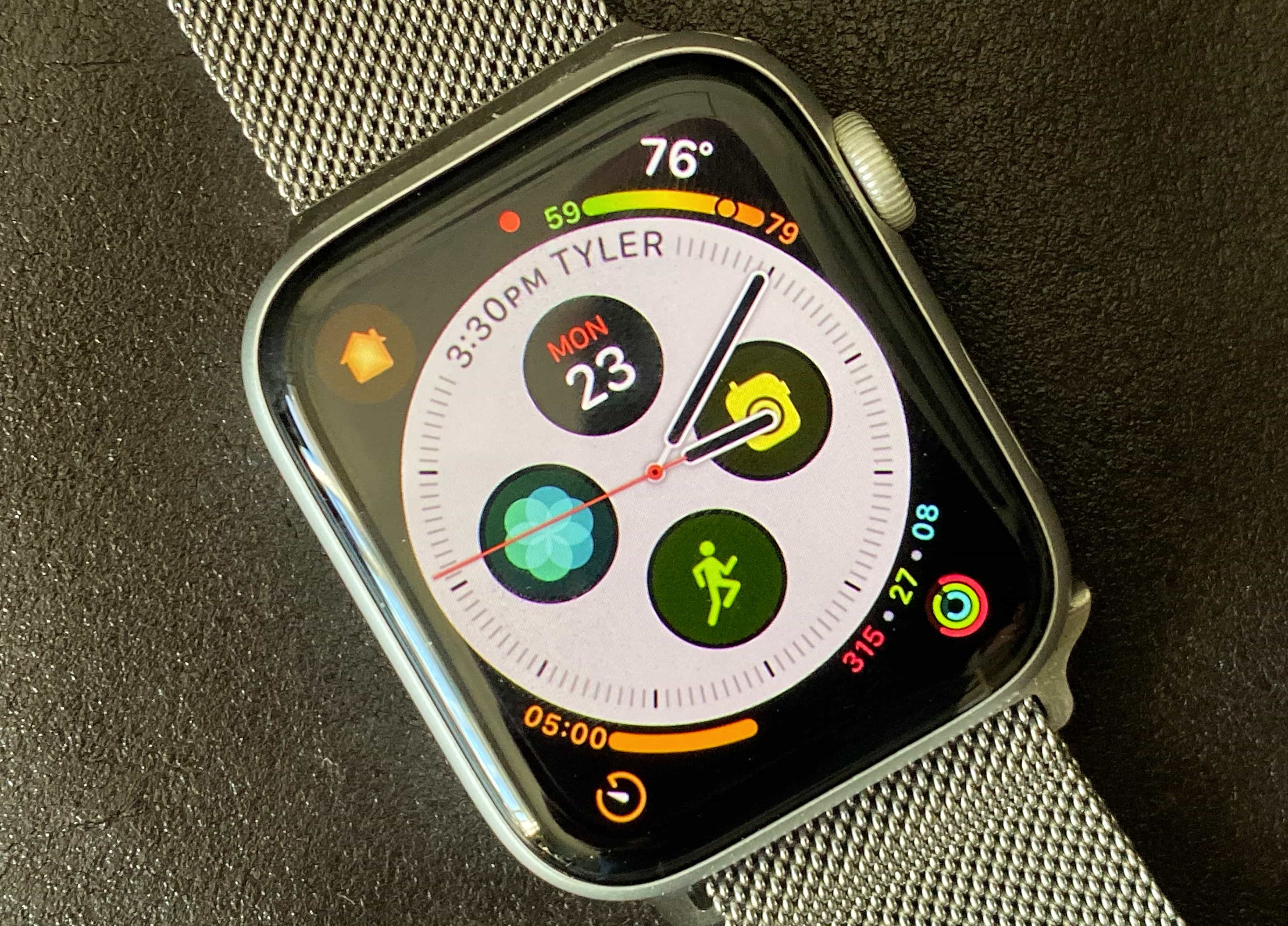 Restore the color complications to your Infograph Apple Watch face.