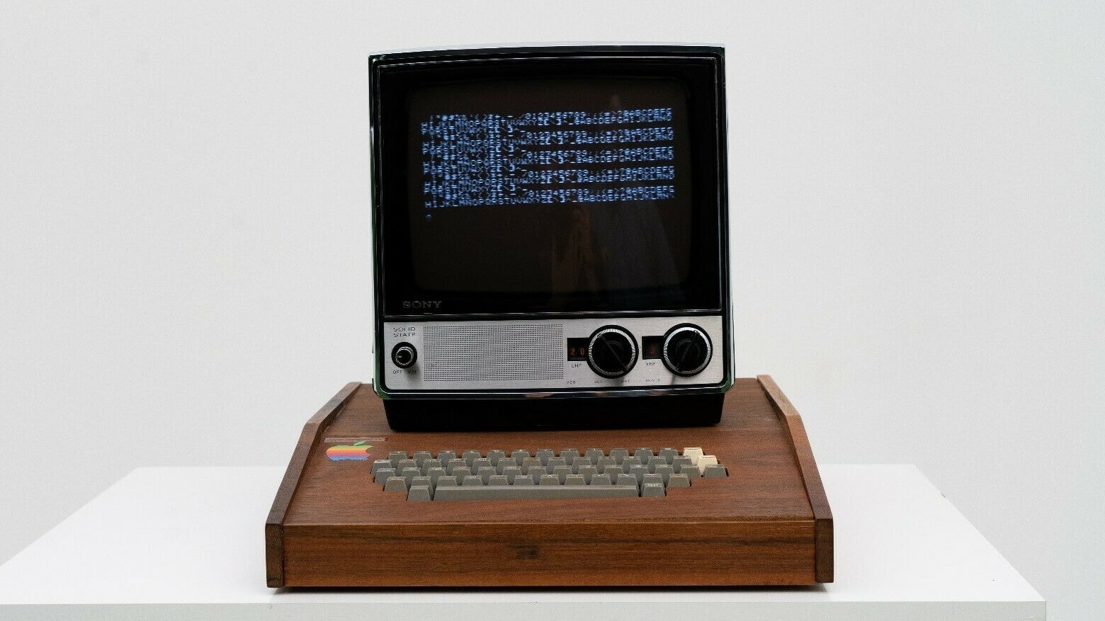 Apple-1 in a Byte Shop wooden case