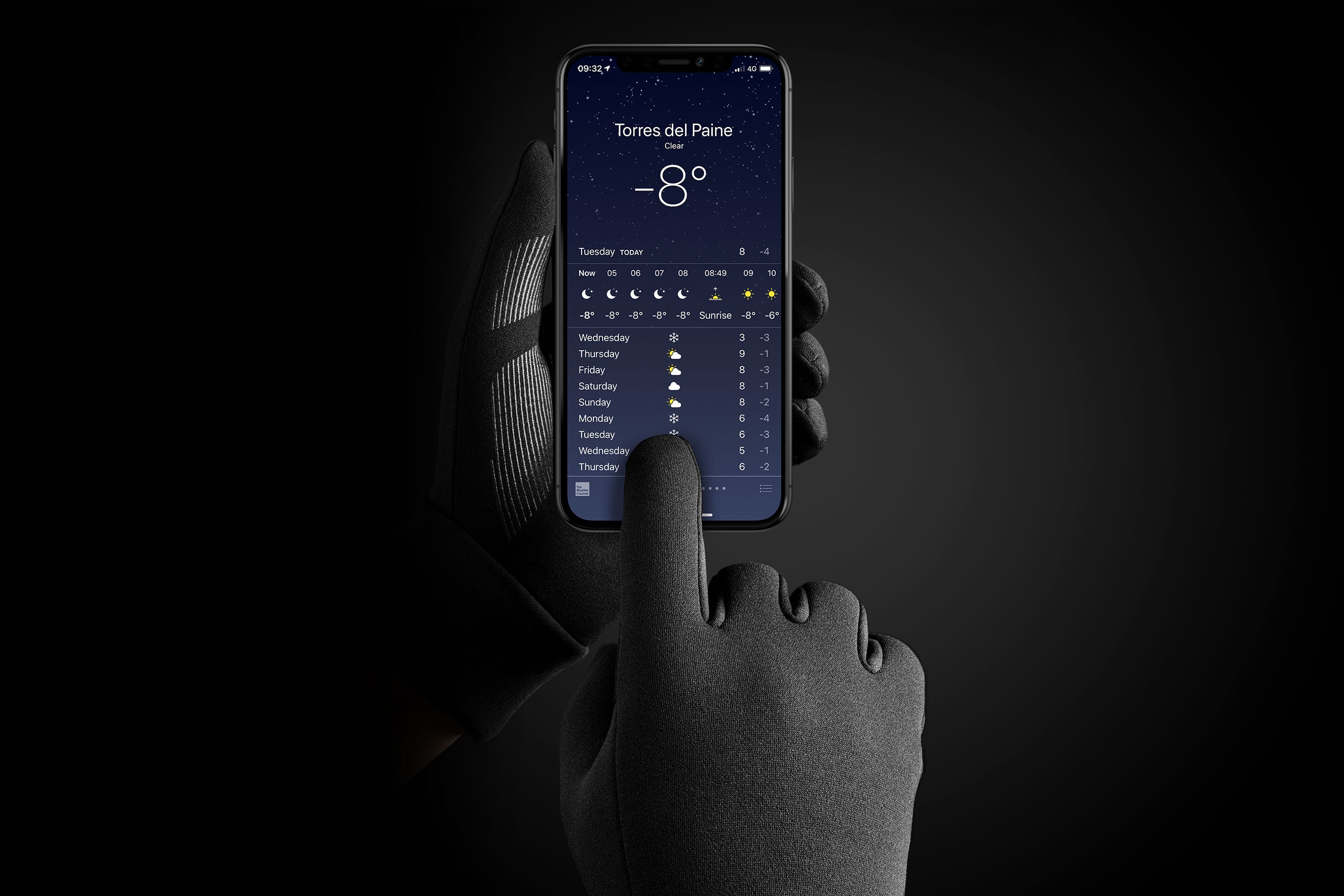 Mujjo insulated touchscreen gloves keep your fingers warm while you tap and swipe.