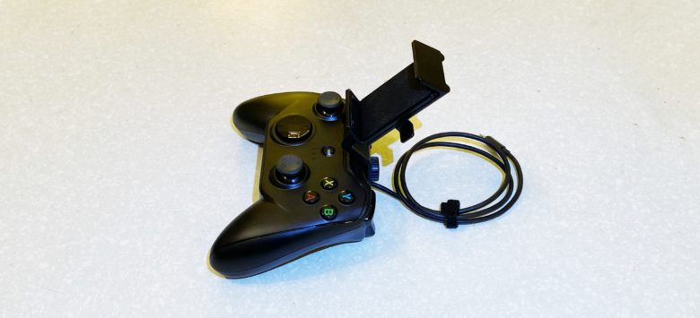 Rotor Riot Wired Game Controller has an iPhone stand and Lightning cable