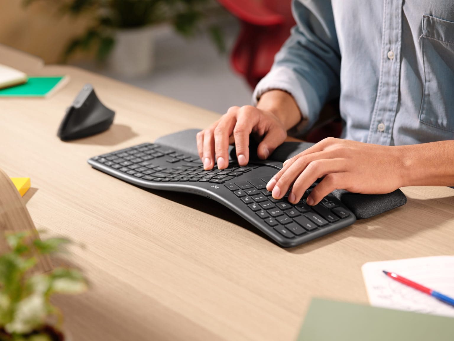 New Logitech Ergo K860 ergonomic keyboard offers pillowy ...