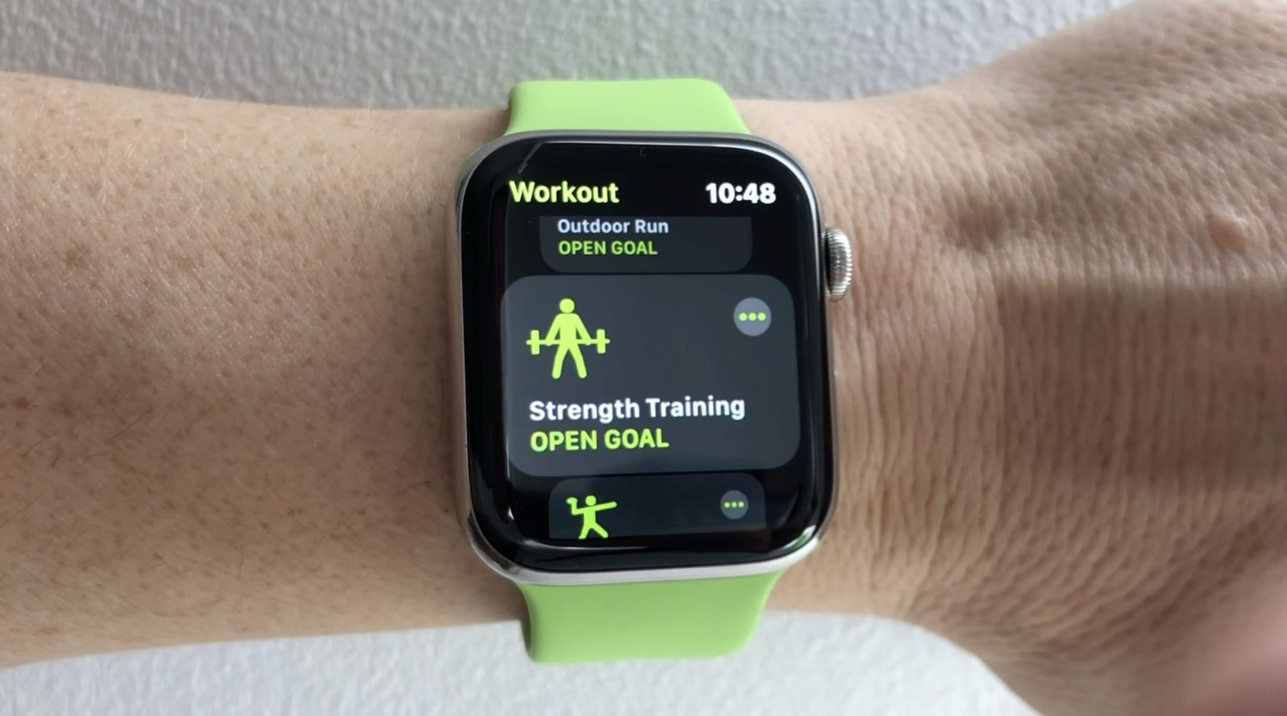 Use the Apple Watch Strength Training option to log your six-pack workout