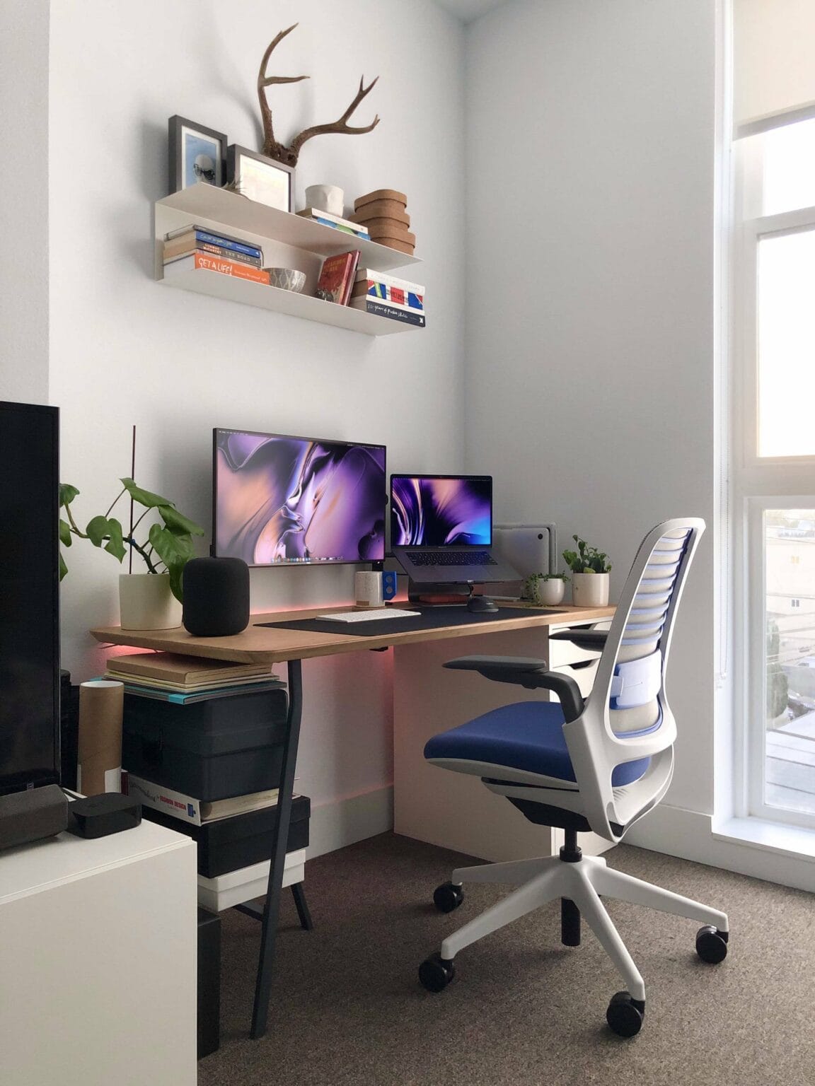 This designer's home setup features three MacBooks [Setups] | Cult of Mac