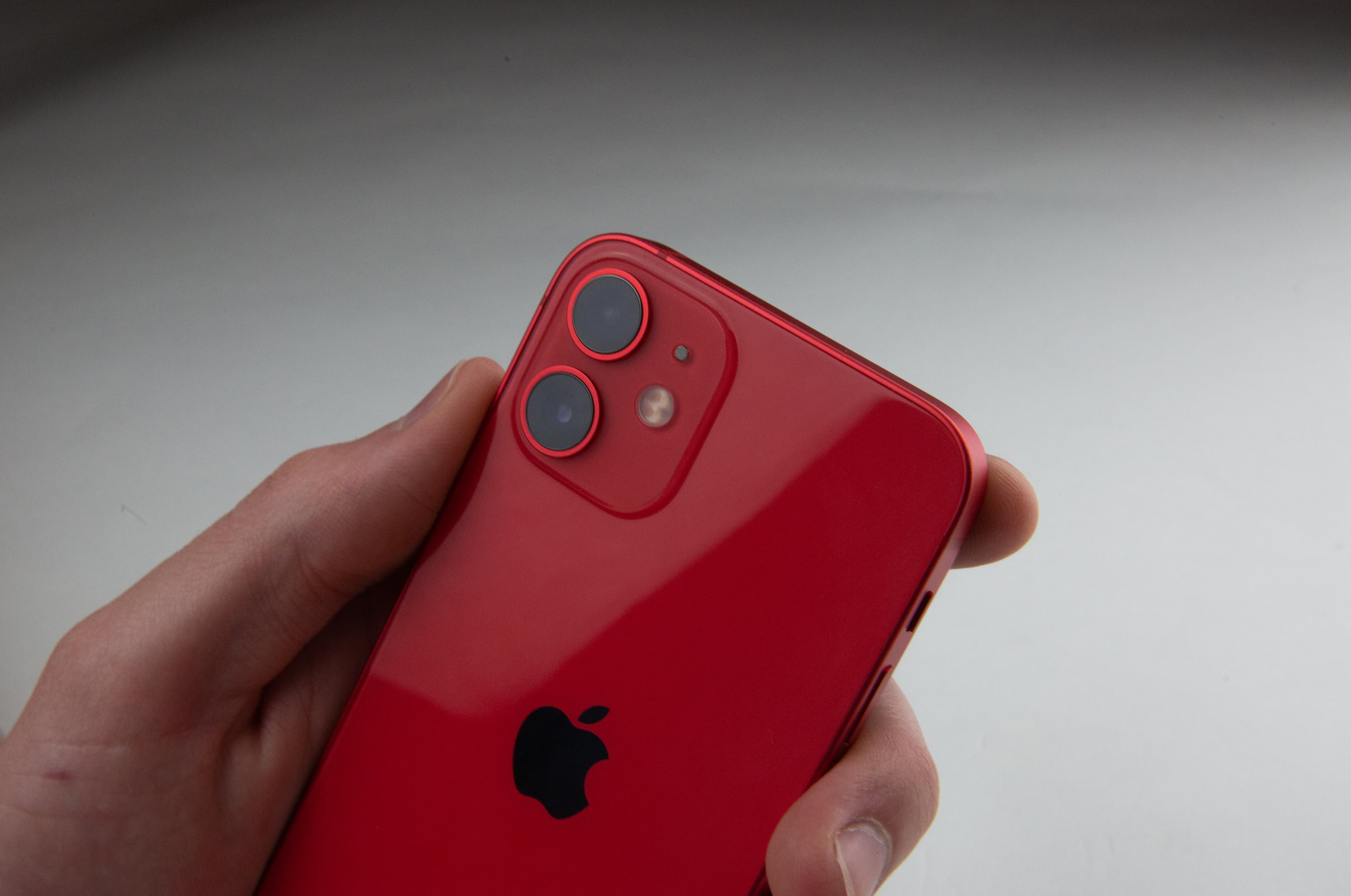 Купить мини айфон 11. Iphone 13 Mini Red. Apple iphone 12 Mini 64gb Red. Apple iphone 11 128 ГБ (product)Red. Iphone 13 Mini красный.