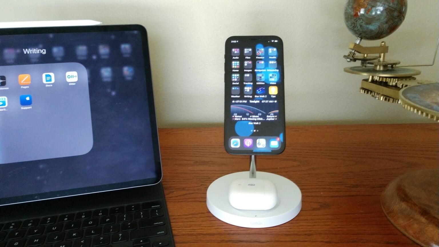 Belkin Boost↑Charge Pro 2-in-1 Wireless Charger Stand with MagSafe review
