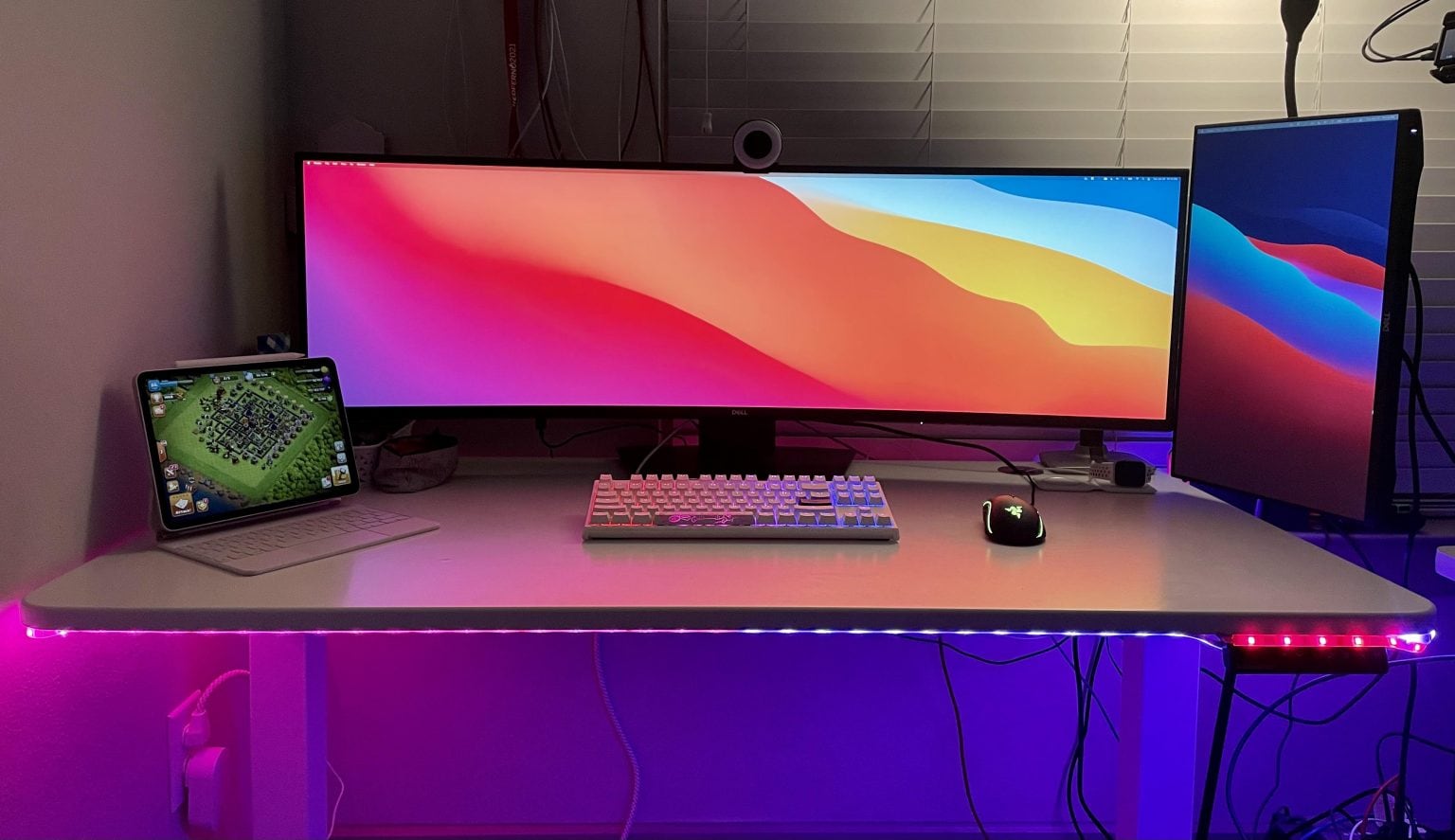 If you would like to see your setup featured on Cult of Mac, send some high-res pictures to info+setups@cultofmac.com. Please provide a detailed list of your equipment. Tell us what you like or dislike about your setup, and fill us in on any special touches or challenges.