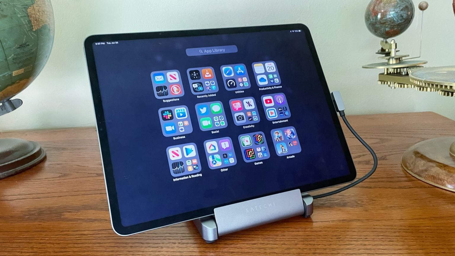 Satechi Aluminum Stand & Hub for iPad Pro review