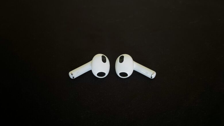 Apple AirPods 3 have shorter stems