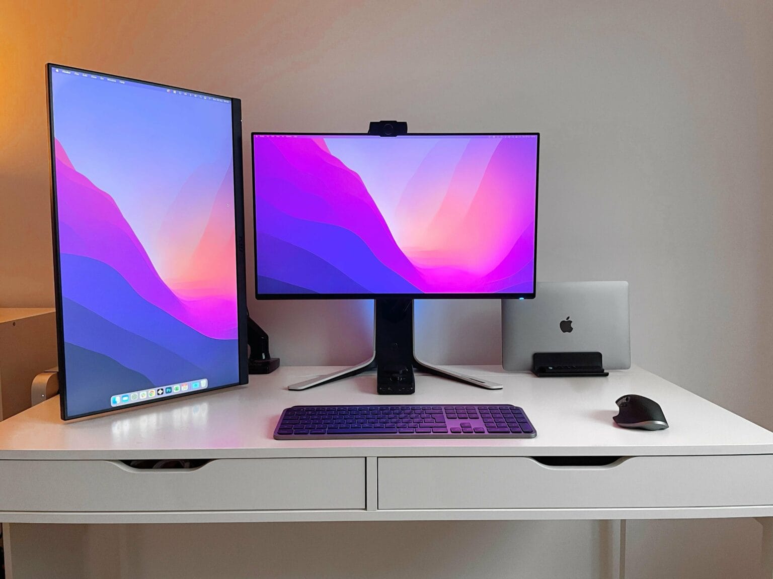Dual M1 Mac and PS5 gaming rig boasts blazing-fast displays [Setups]: When you've got that need for speed ...